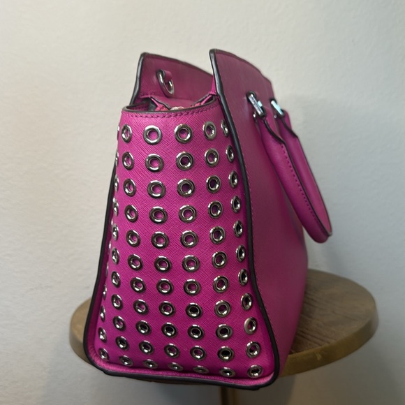 MICHAEL KORS SELMA Grommet
Saffiano Leather LG Satchel, Fuchsia pink, GUC - Picture 6 of 17